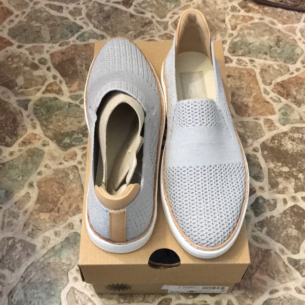 New Ugg Metallic Sammy Size 8